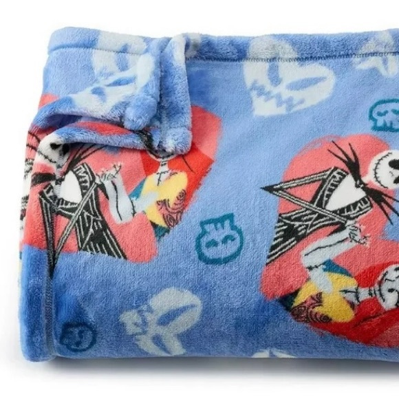 The nightmare before Christmas  Throw Blanket - Picture 3 of 4